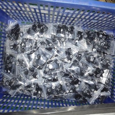 Maßgeschneiderte Druckbuchstaben aus Nylonhaken