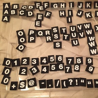 Maßgeschneiderte Druckbuchstaben aus Nylonhaken